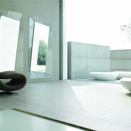 Specchiera di design Callas con cornice in vetro curvato trasparente di Tonin Casa