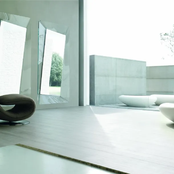 Specchiera di design Callas con cornice in vetro curvato trasparente di Tonin Casa