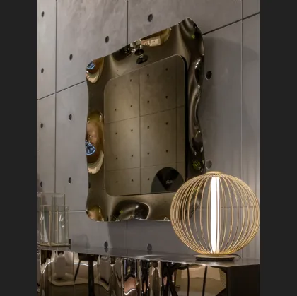 Specchio di design Dorian con cornice in vetro curvo di Tonin Casa