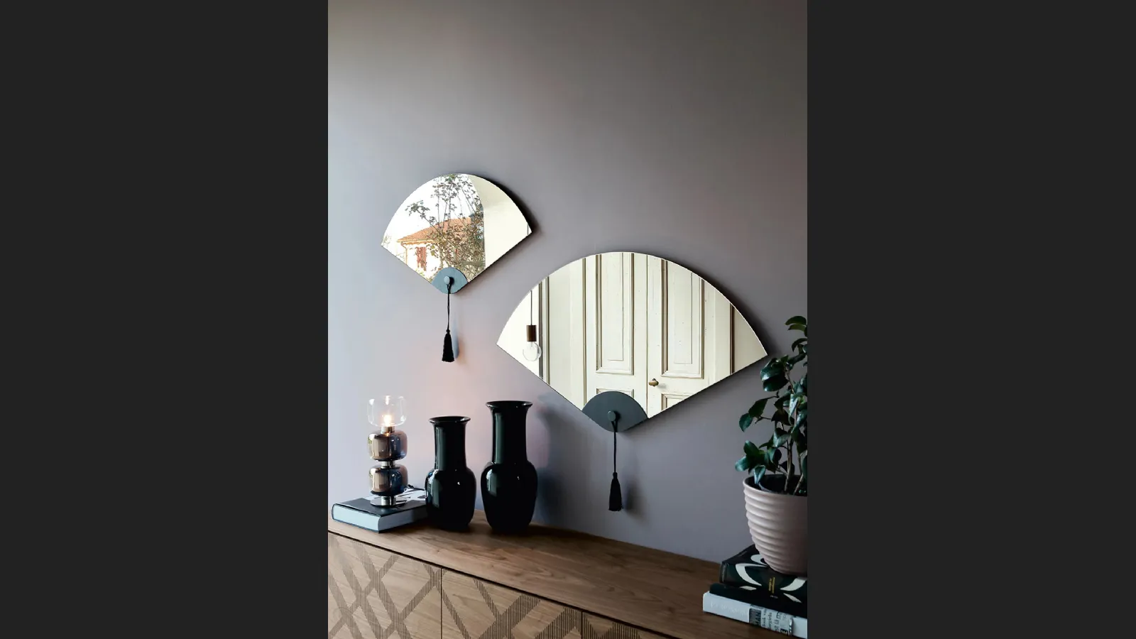 Specchio di design Winderly con particolare in legno di Tonin Casa