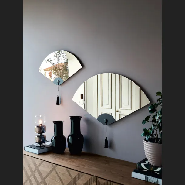 Specchio di design Winderly con particolare in legno di Tonin Casa
