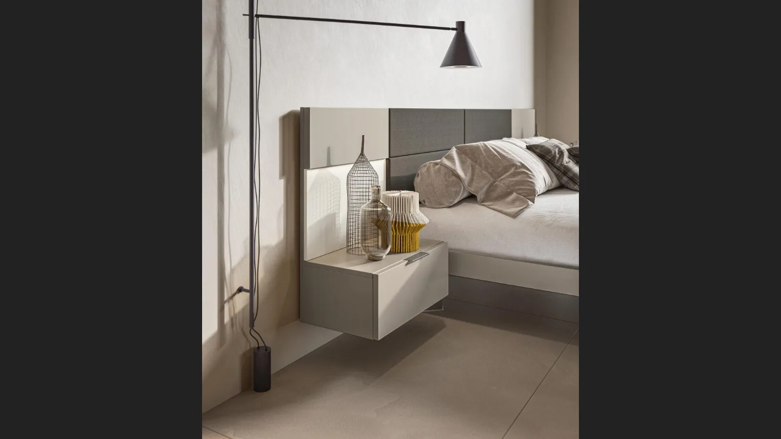Comodino sospeso Virgo di Marka Total Living