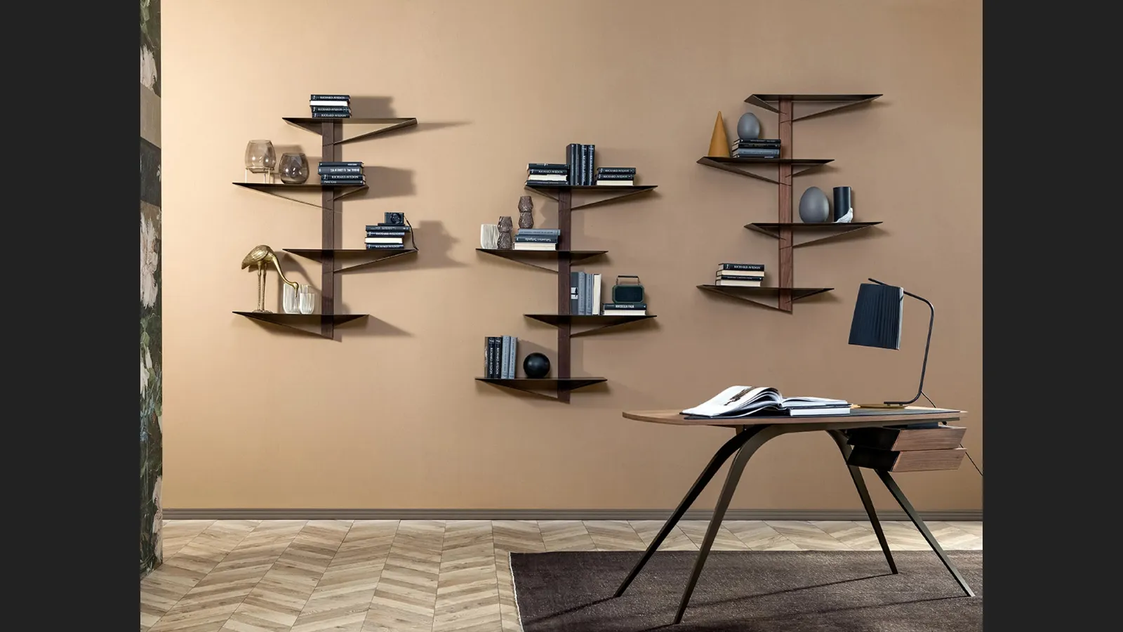 Libreria sospesa Albatros in metallo e legno di Tonin Casa