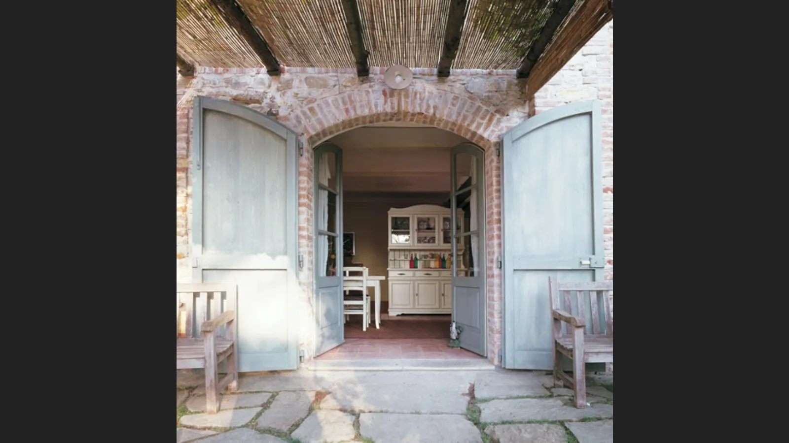 Madia Mimosa in legno laccato di Tonin Casa