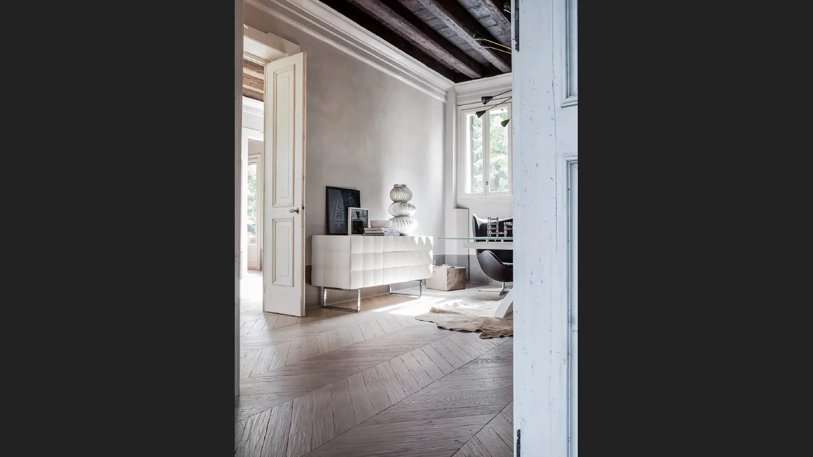 Madia Venice in laccato di Tonin Casa