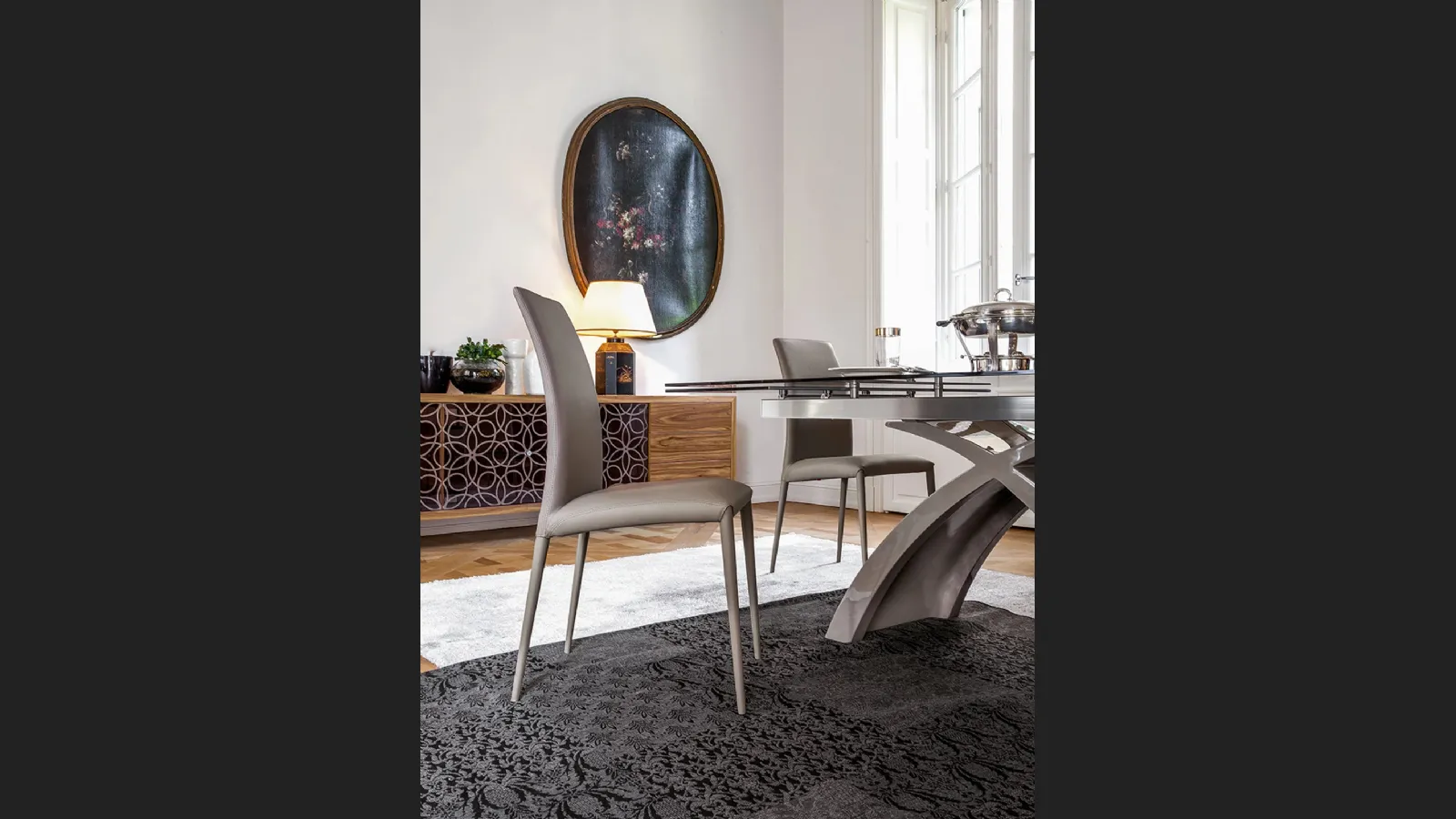 Sedia Charm rivestita in pelle di Tonin Casa