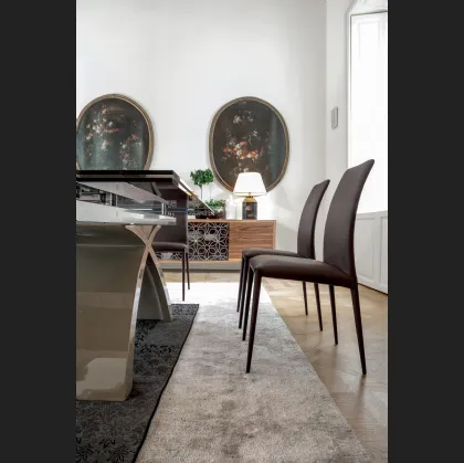 Sedia Charm rivestita in pelle di Tonin Casa