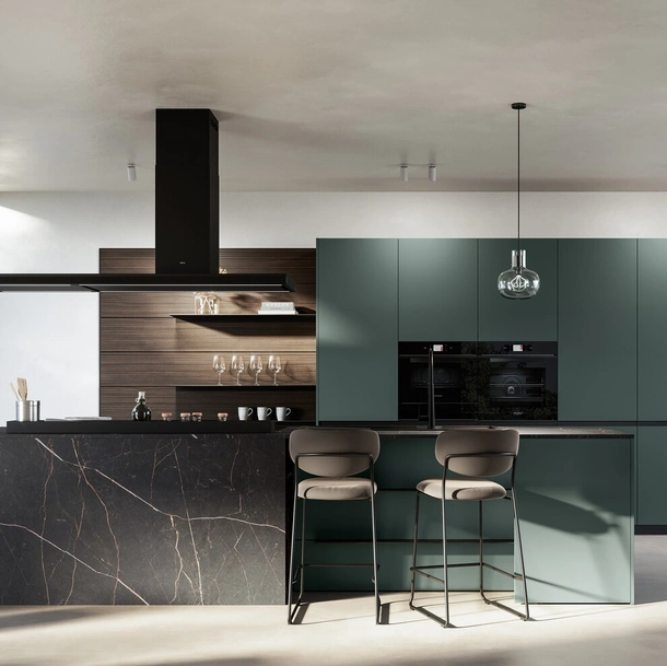 Cucina Moderna con isola Kalì 01 in pet e laminato di Arredo3