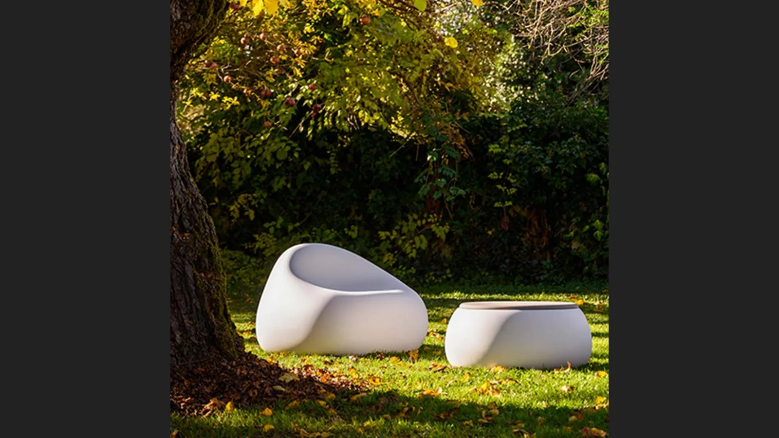 Poltrona di design Stone-P in polipropilene bianco di La Seggiola